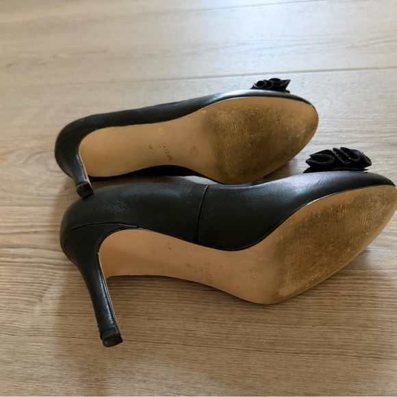 2 Pairs Ann Taylor Black Leather Heels Size 7 - Picture 8 of 8